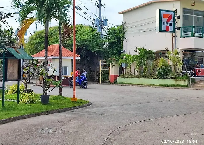 Maverick's 3 Bedroom Fully Furnished * Suba Basbas
